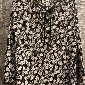 Tommy Hilfiger Black and White Floral Blouse Size Large